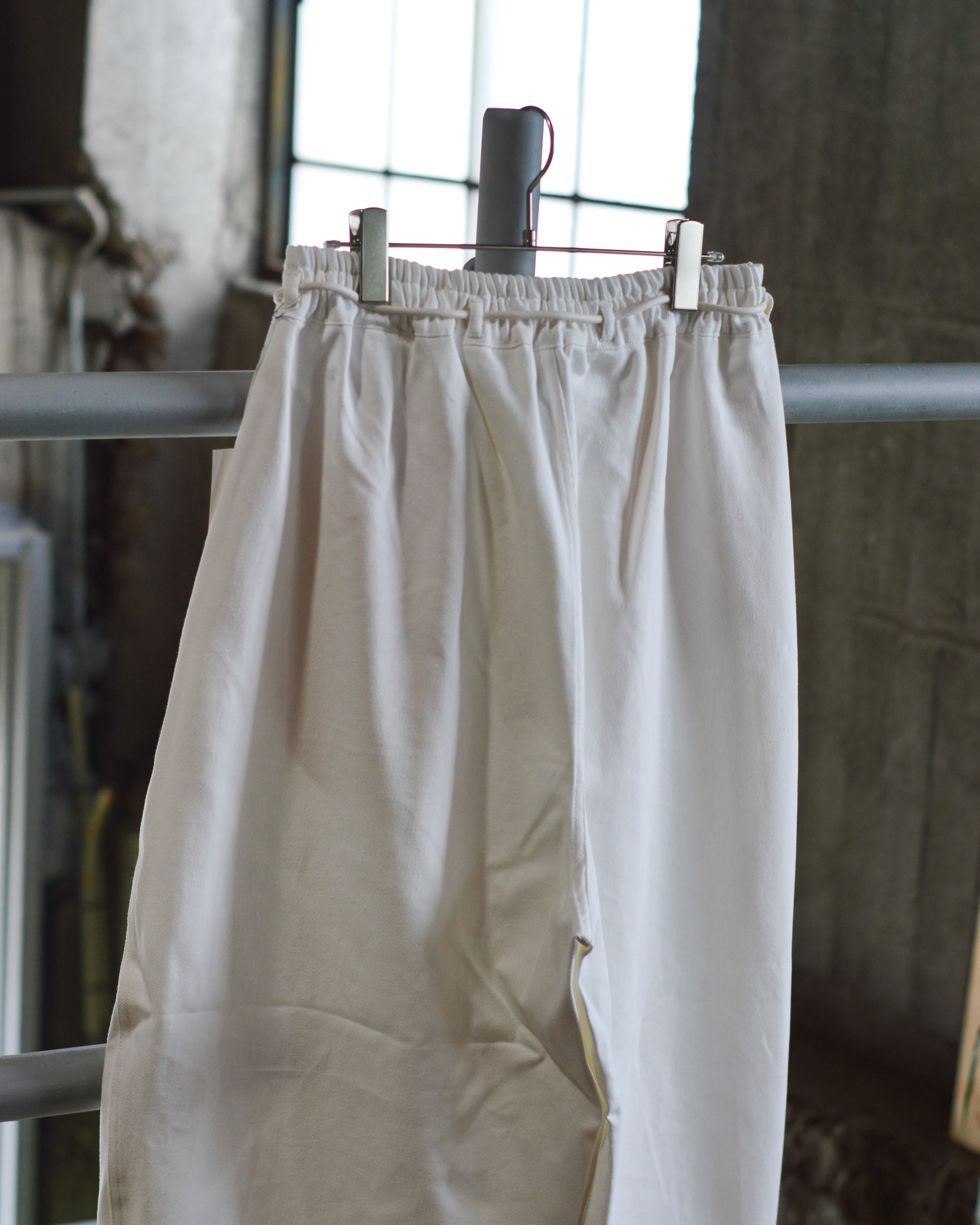 BALLOON WIDE EASY DENIM TROUSERS(WHITE)