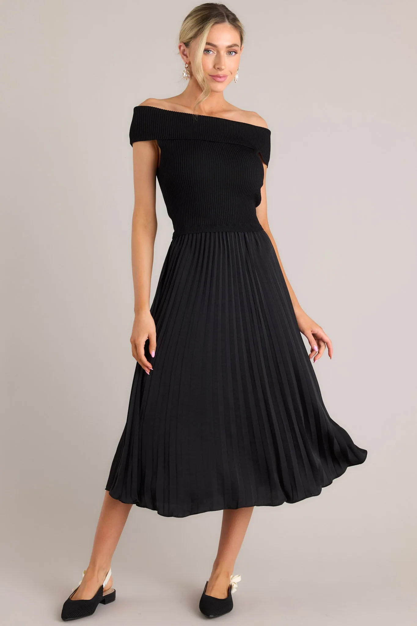 Beautiful Life Black Pleated Midi Dress