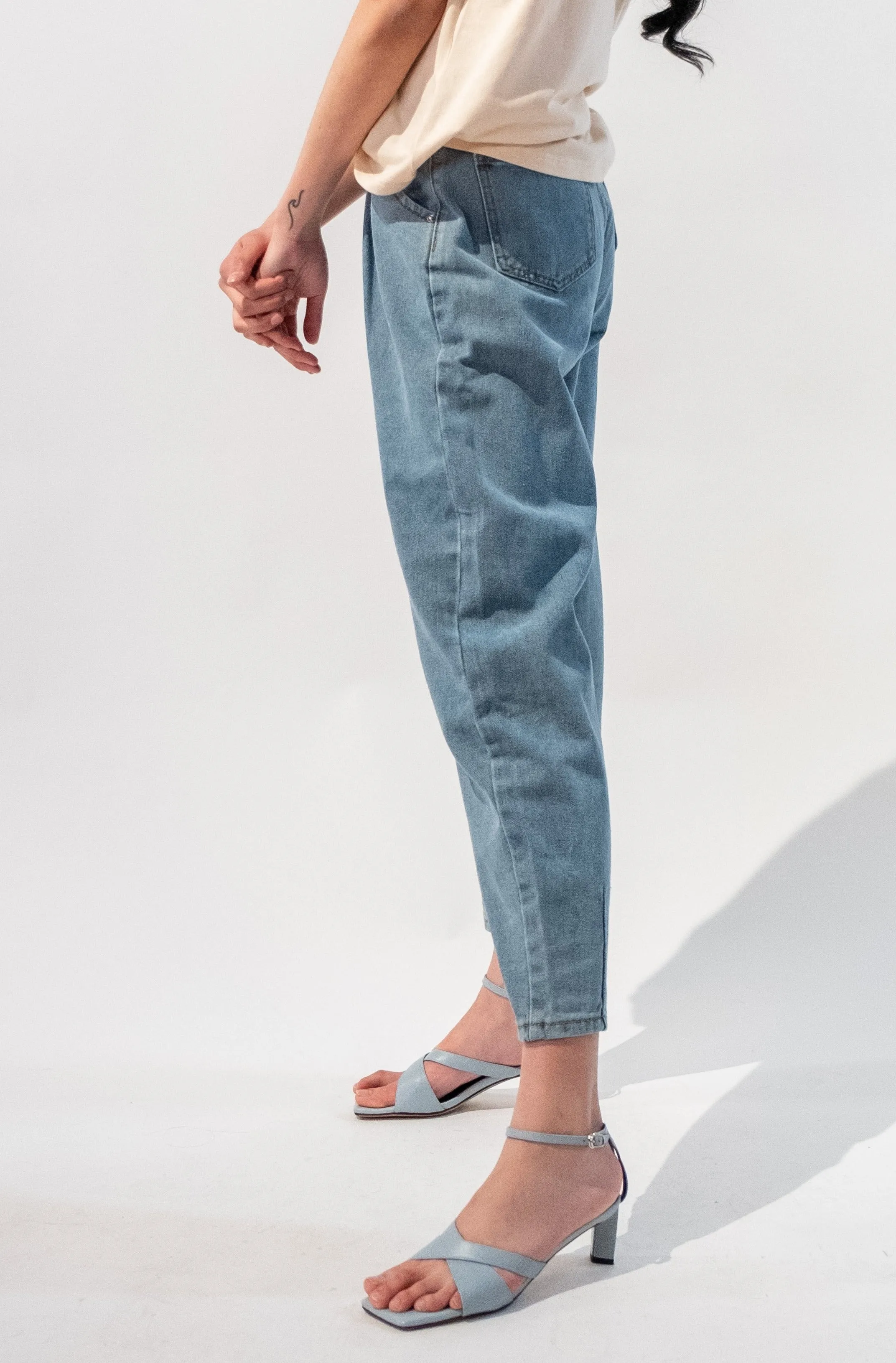 High Waisted Pleated Jeans